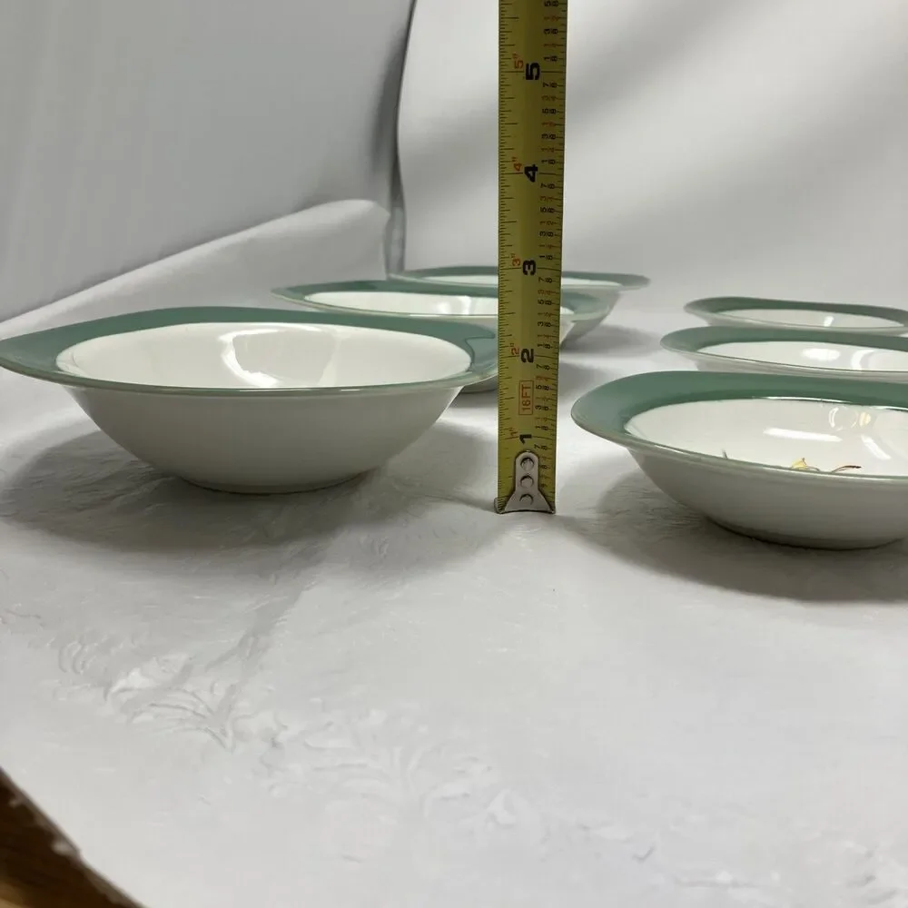 Taylor Smith Taylor Conversation Day Lily Bowls Lot Of 4 Berry Desert & 3 Cereal